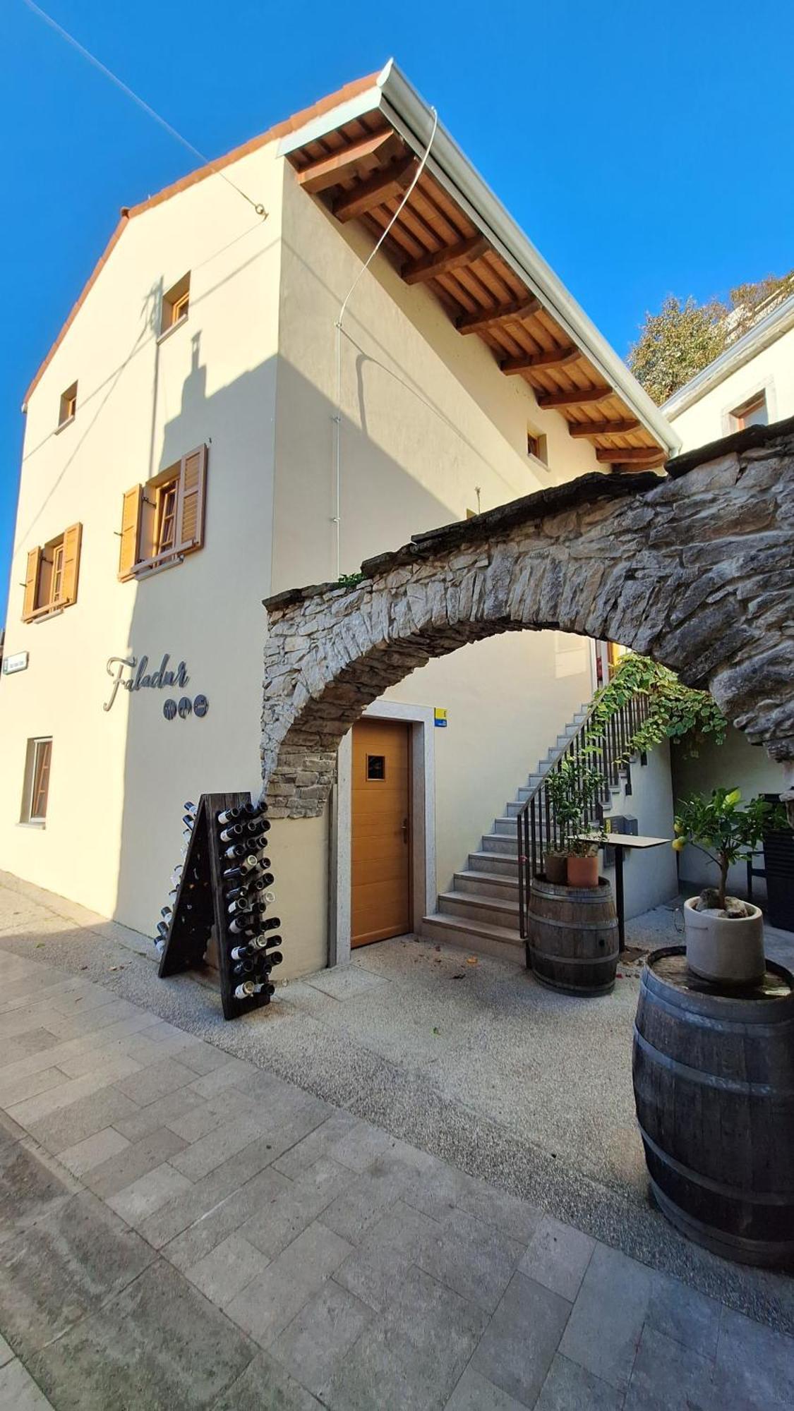 Fine Rooms Vipava Exterior foto
